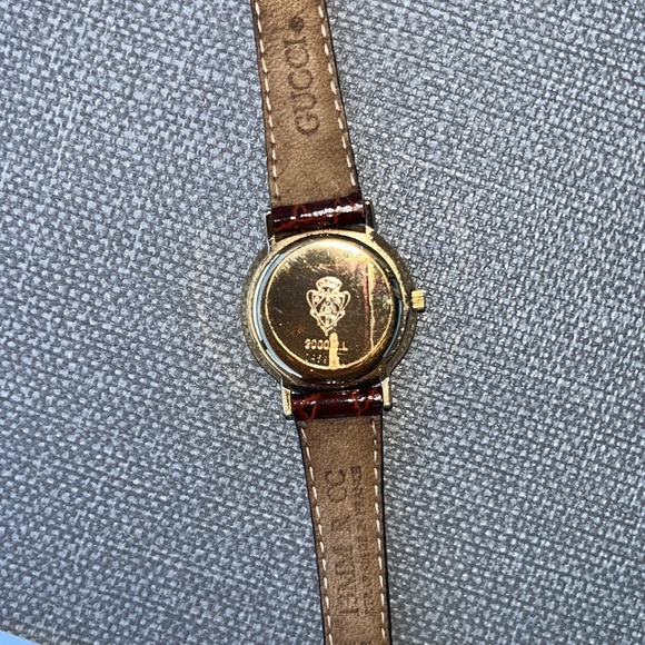 Authentic Gucci Vintage 1990βs Green/Red Web Brown Leather DialWatch/new-battery - Picture 7 of 16